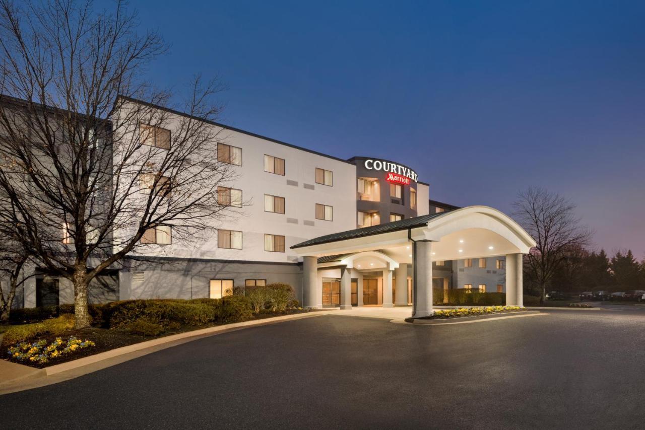 Courtyard By Marriott Potomac Mills Woodbridge Hotel Bagian luar foto