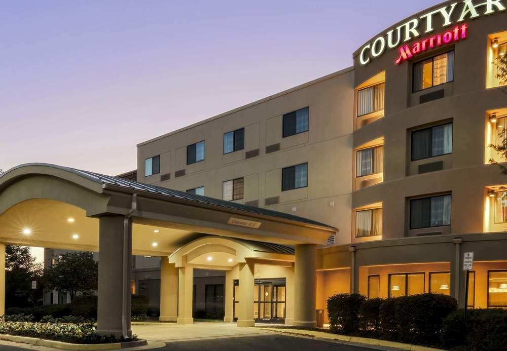 Courtyard By Marriott Potomac Mills Woodbridge Hotel Bagian luar foto