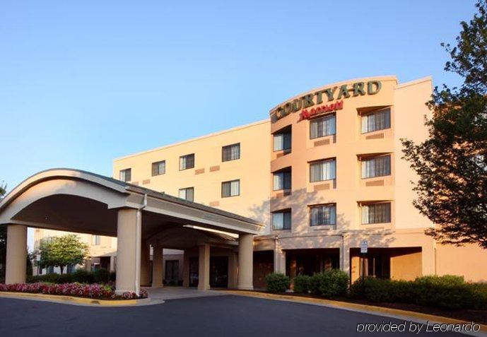 Courtyard By Marriott Potomac Mills Woodbridge Hotel Bagian luar foto