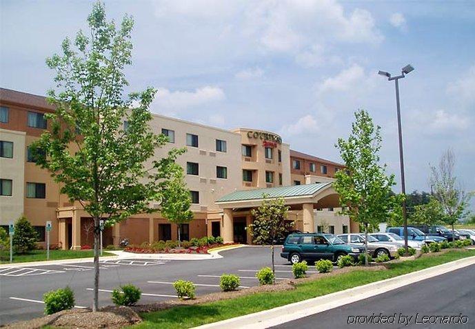 Courtyard By Marriott Potomac Mills Woodbridge Hotel Bagian luar foto