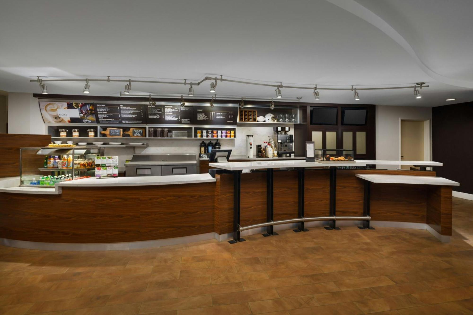 Courtyard By Marriott Potomac Mills Woodbridge Hotel Bagian luar foto