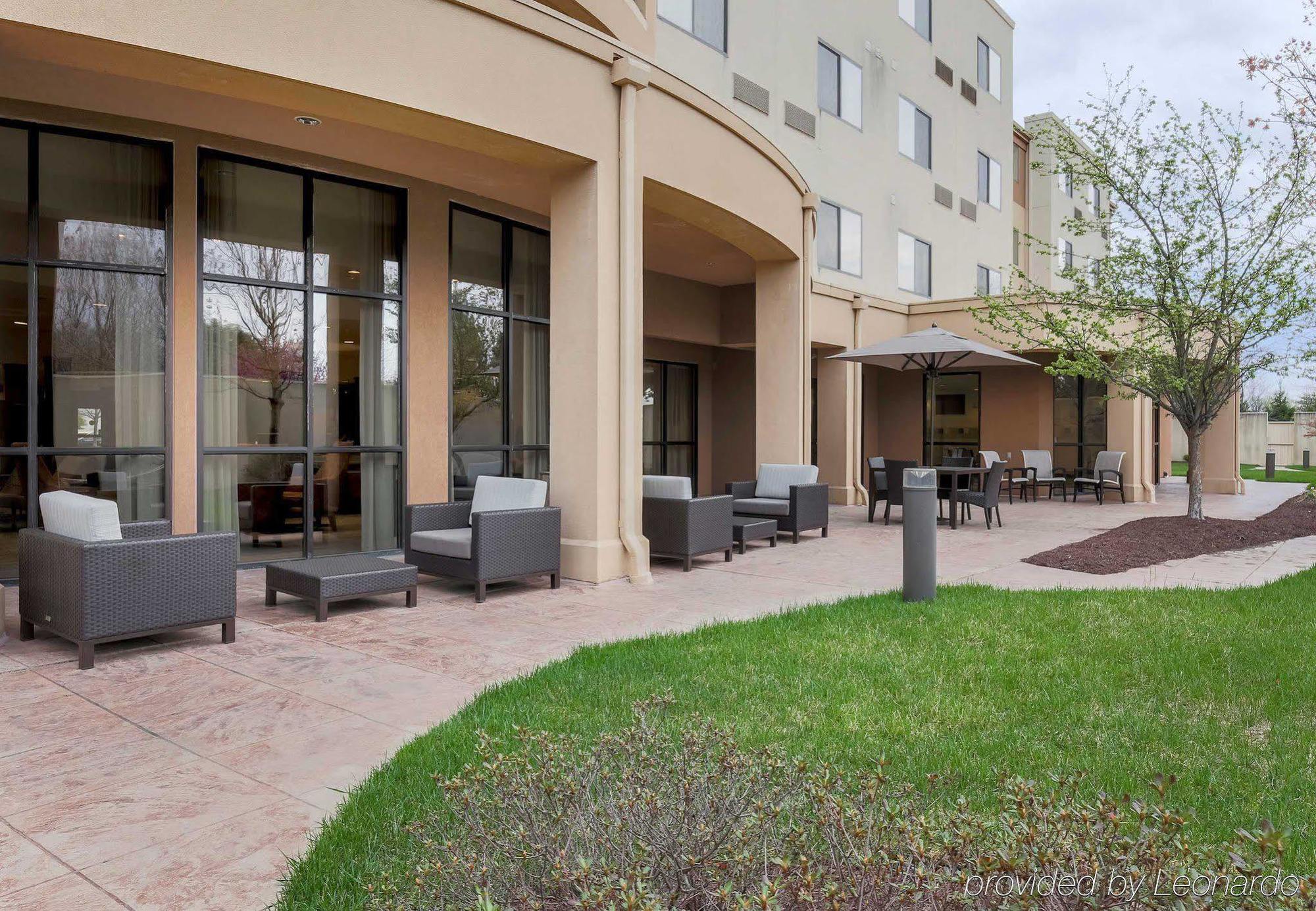 Courtyard By Marriott Potomac Mills Woodbridge Hotel Bagian luar foto